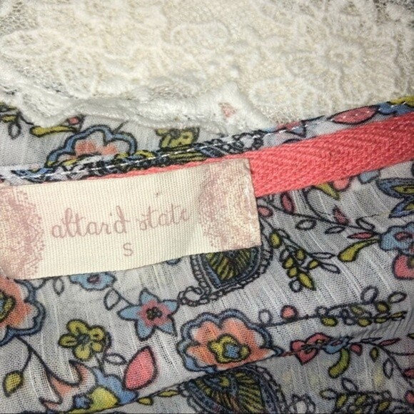 Altar’d State small floral top - Picture 8 of 8